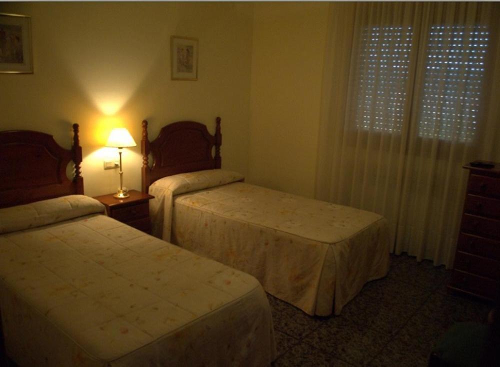 קרדונה Hostal El Violi מראה חיצוני תמונה