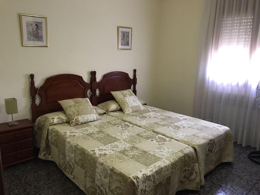קרדונה Hostal El Violi מראה חיצוני תמונה