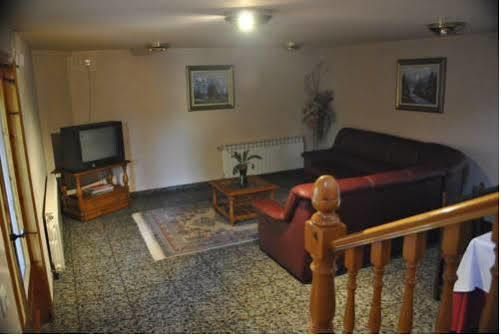 קרדונה Hostal El Violi מראה חיצוני תמונה