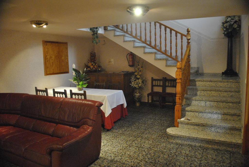 קרדונה Hostal El Violi מראה חיצוני תמונה