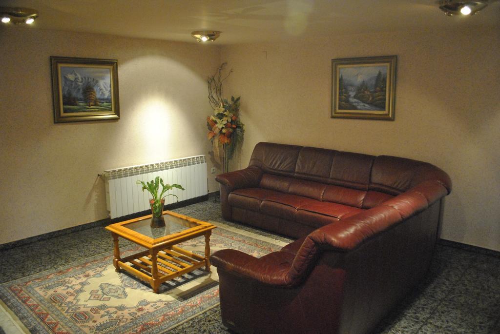 קרדונה Hostal El Violi מראה חיצוני תמונה